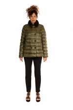 Puffer jacket with feather padding (reversible) and fur on collar (detachable) 7592